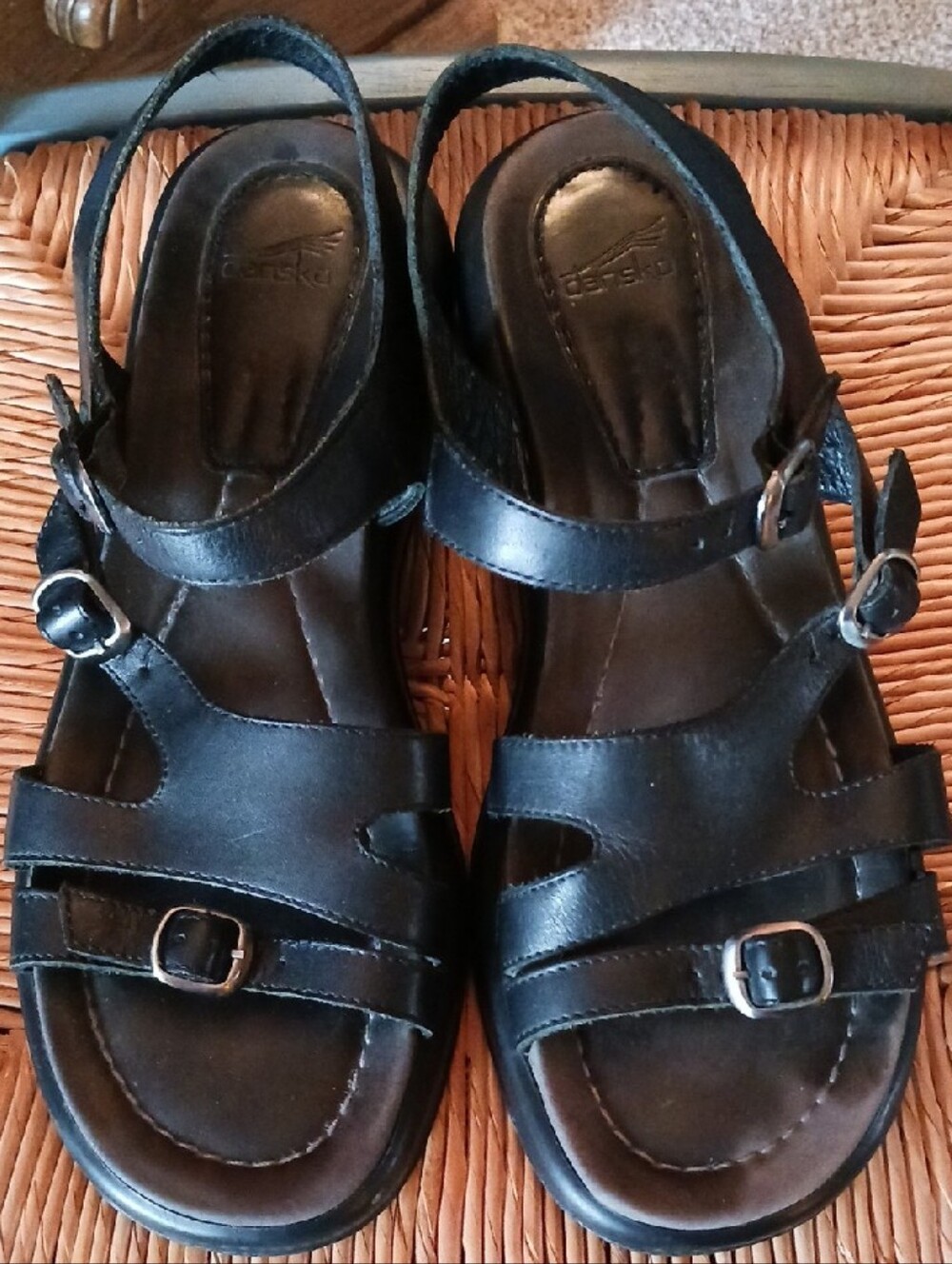 Dansko~ Vintage Black Strappy Sandals